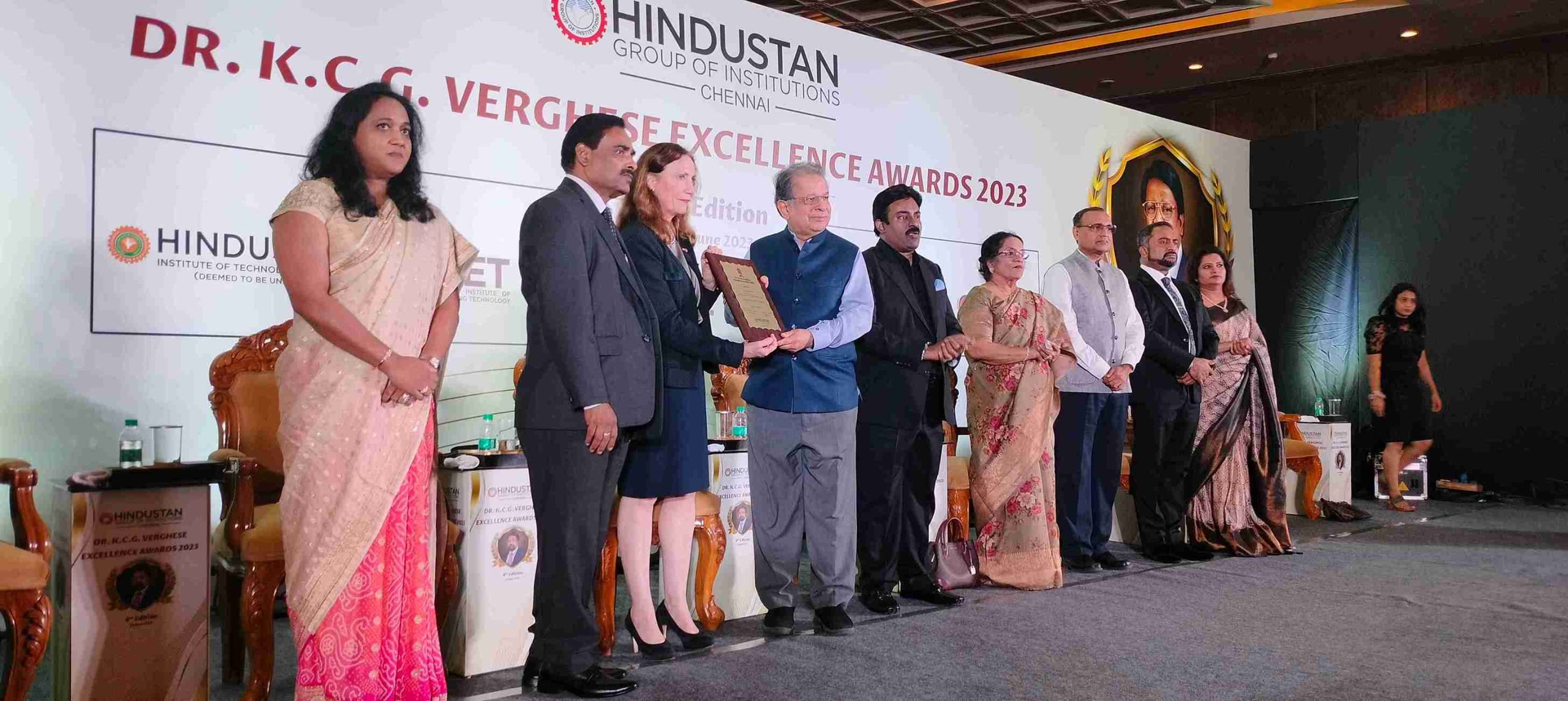 Dr Sunil Shroff receiving Dr K C G Verghese Excellence Awards 2023.