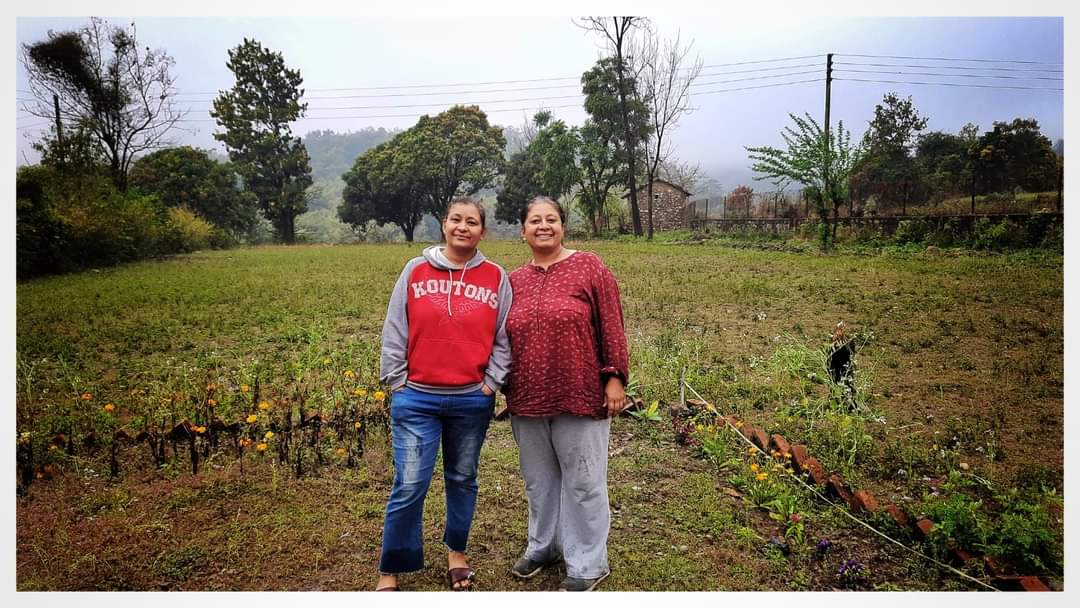 The two sisters at the farm.